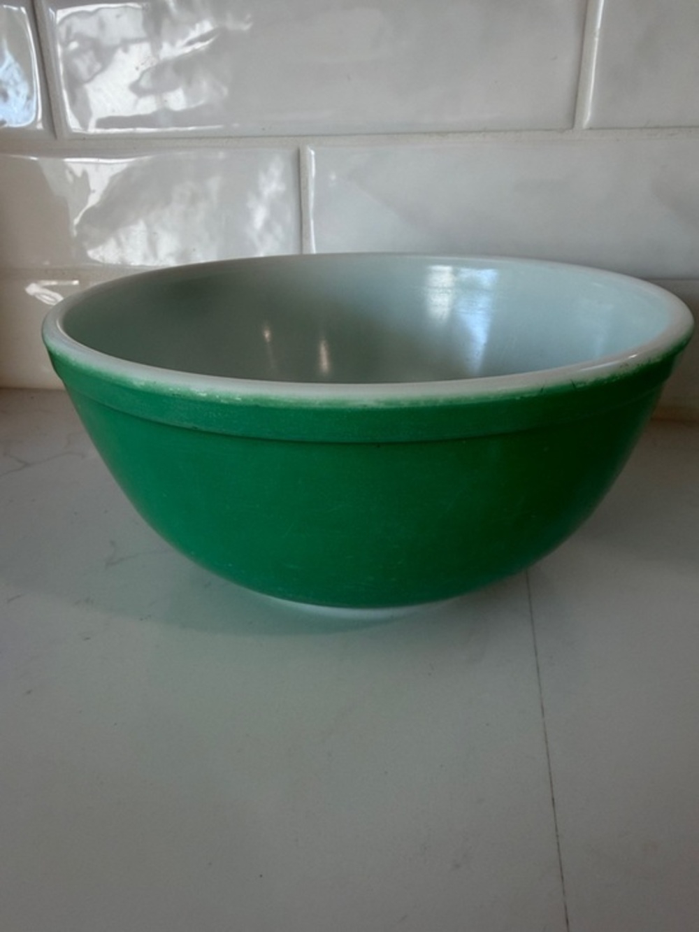 Vintage Pyrex Green Milk Glass 2 1/2 Qt Medium Mixing Bowl Nesting